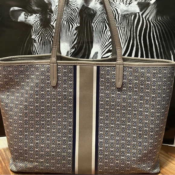 ❌SOLD❌Tory Burch Tote - Picture 3 of 12